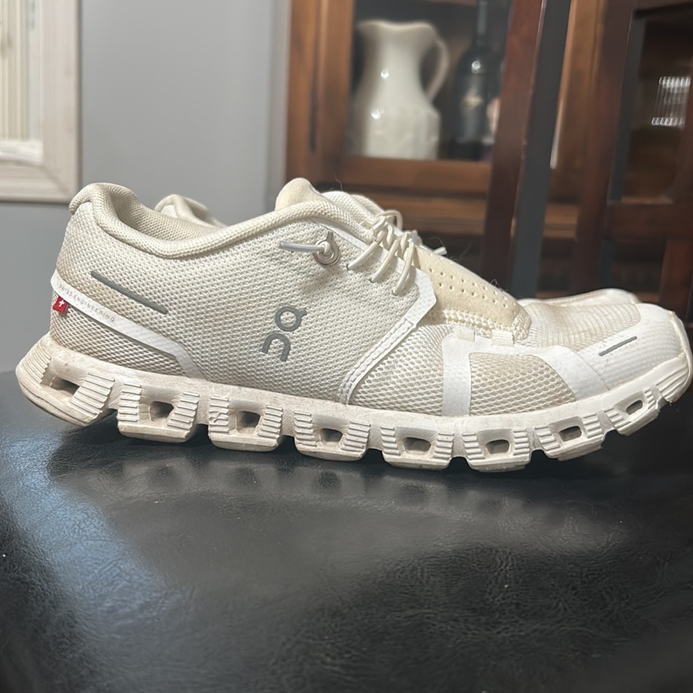 Women's Cloud 5 Low Top Sneakers 7